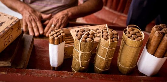 Hand Rolled Cigars for Beginners and Experts