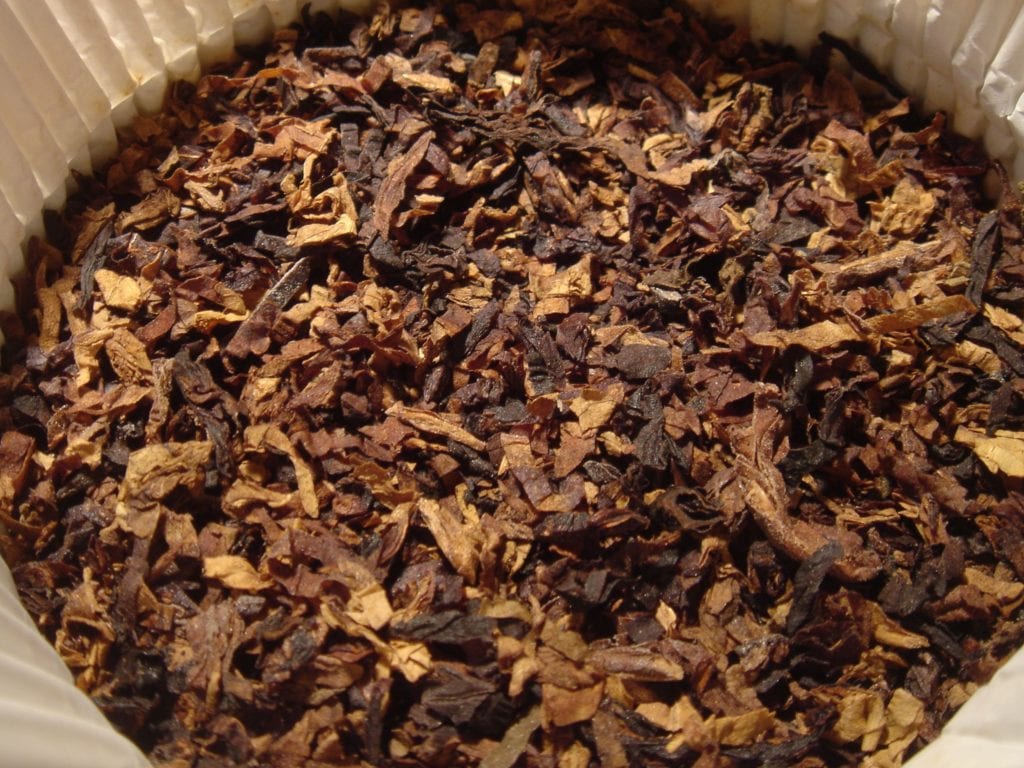 How to Prepare Pipe Tobacco for Cigarettes