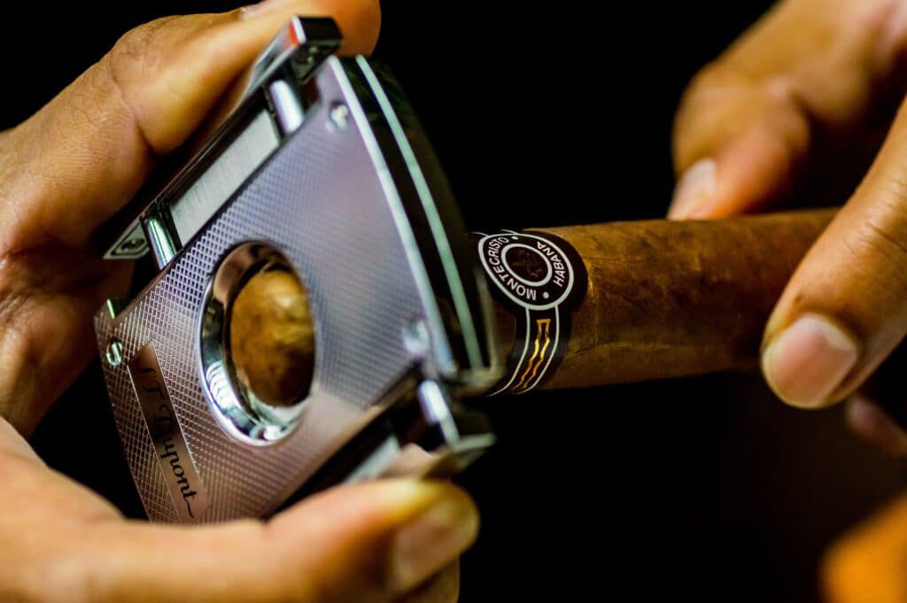 What to do before smoking a cigar